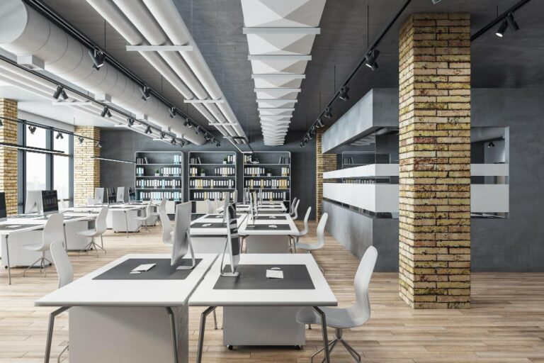 nowoczesny open space ile metrow na pracownika